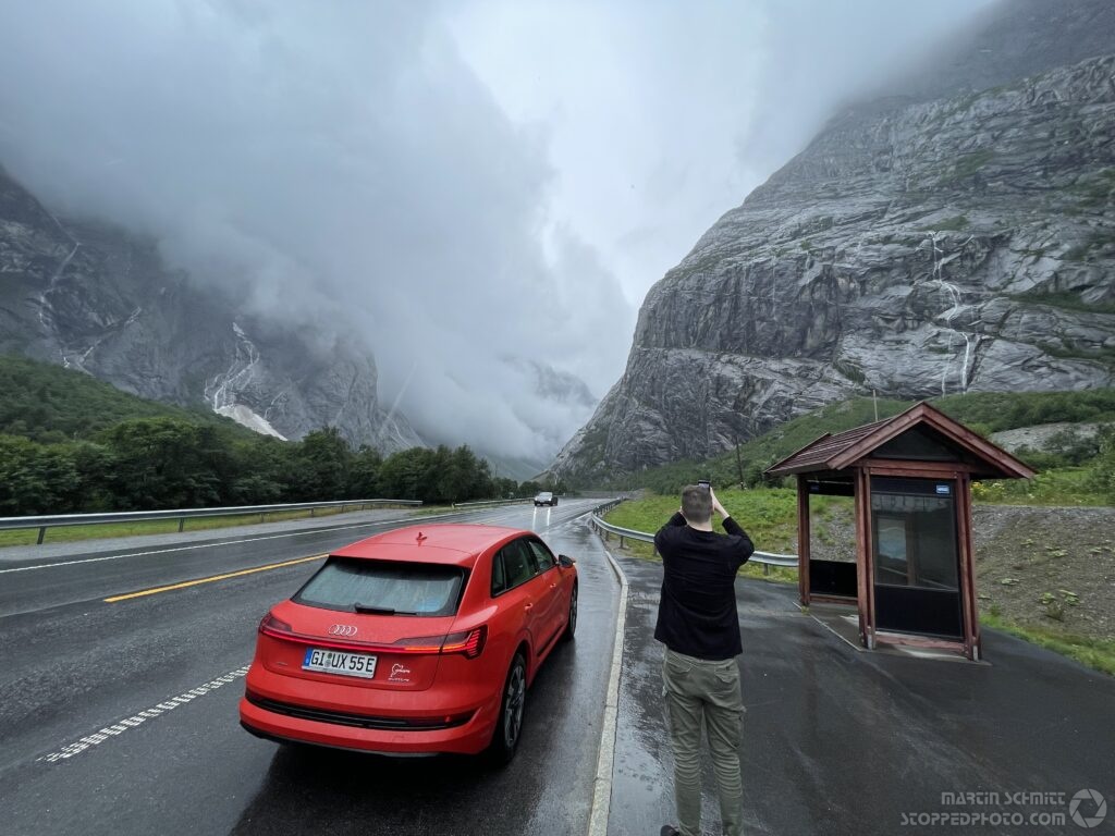 Trollveggen im Nebel